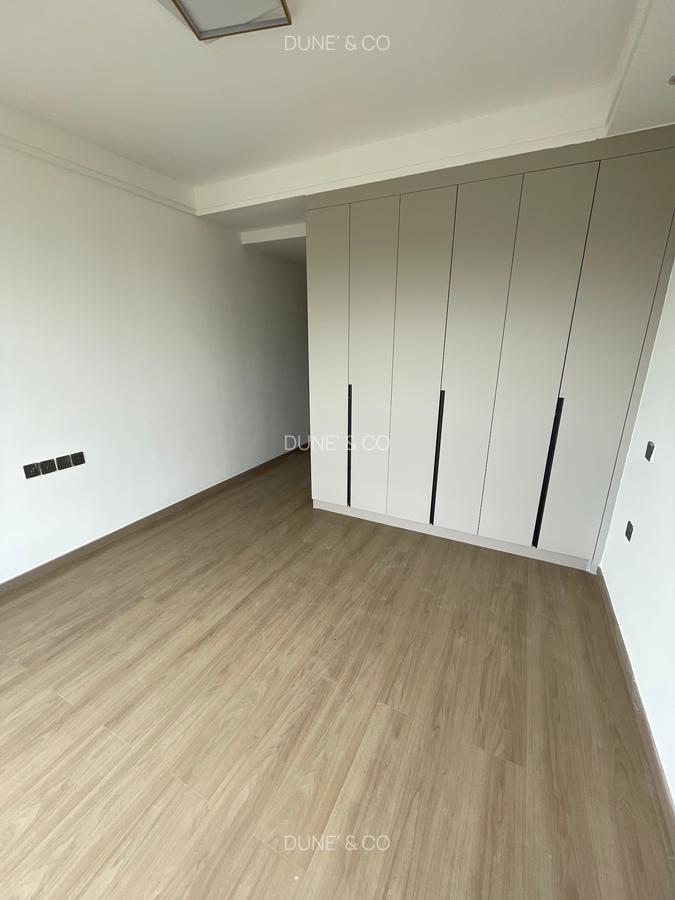 2 Bed Apartment with En Suite in Riverside - 15