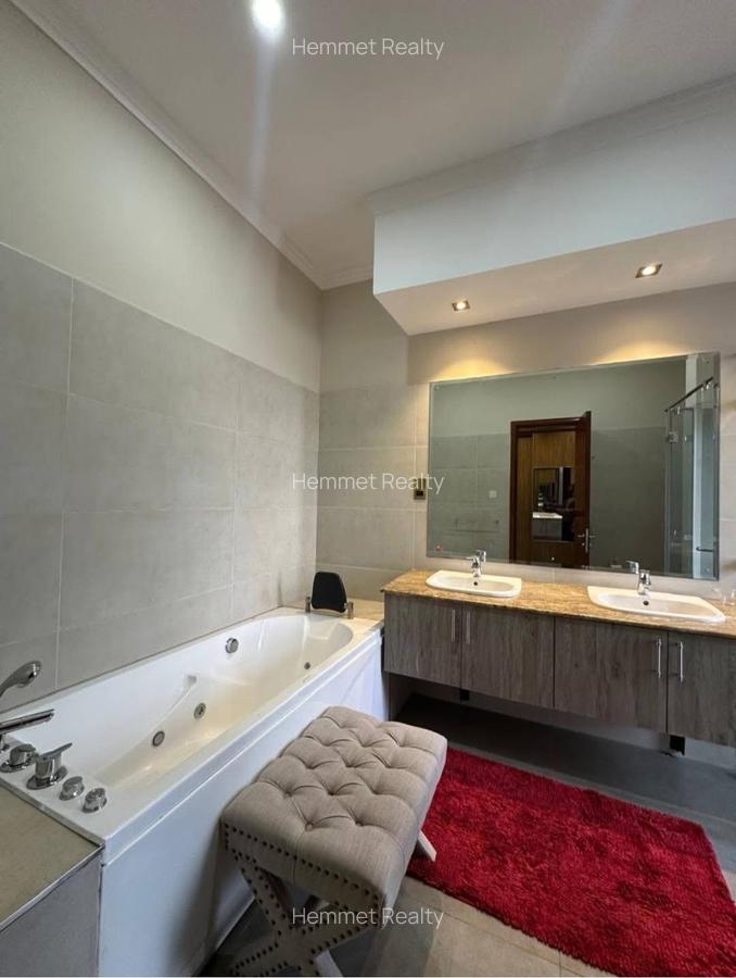 5 Bed Townhouse with En Suite in Karen - 15