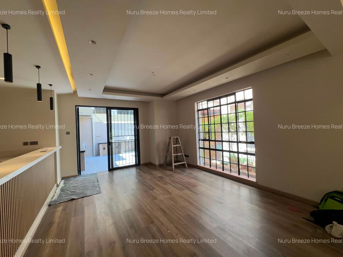 4 Bed Townhouse with En Suite in General Mathenge - 12