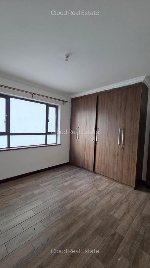 3 Bed Apartment with En Suite in Parklands - 11