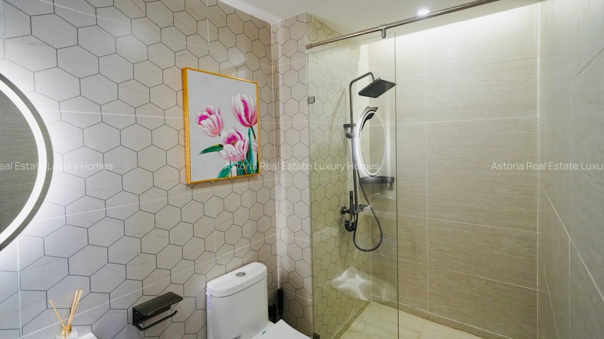 2 Bed Apartment with En Suite at 2026-262 - 11