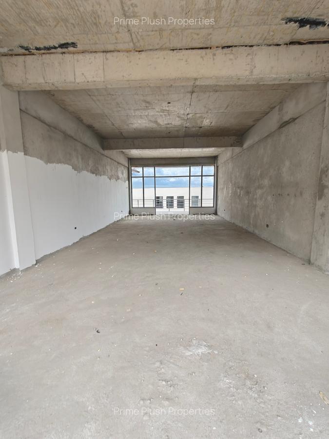 840 ft² Shop with Parking in Karen - 3