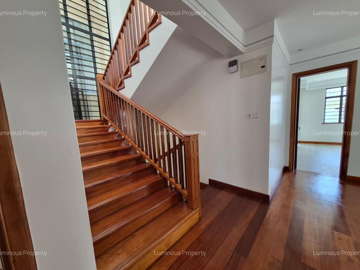 4 Bed House with En Suite at Membley - 11