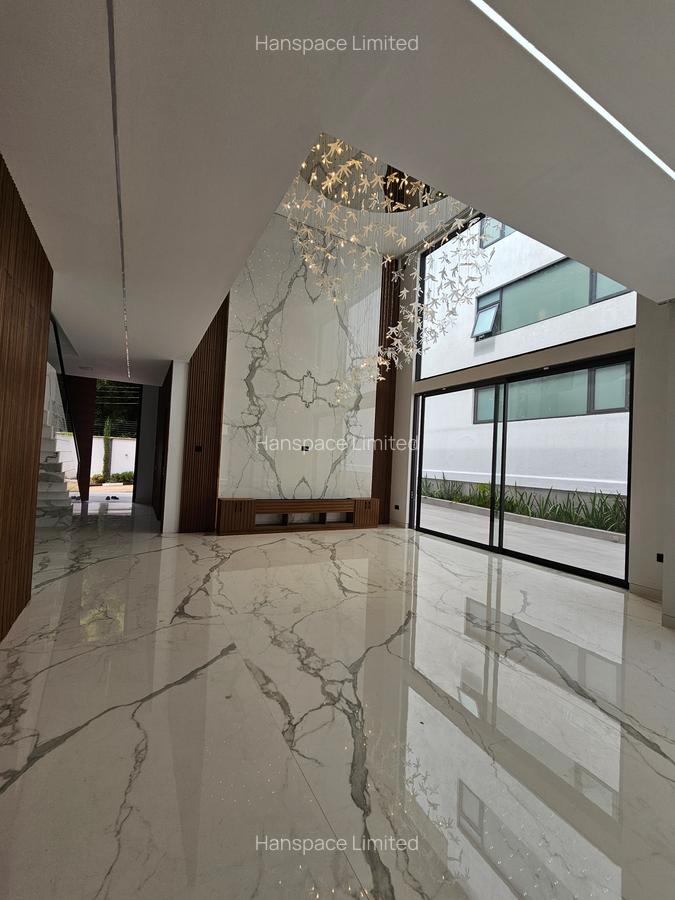 6 Bed Villa with En Suite in Lavington - 18
