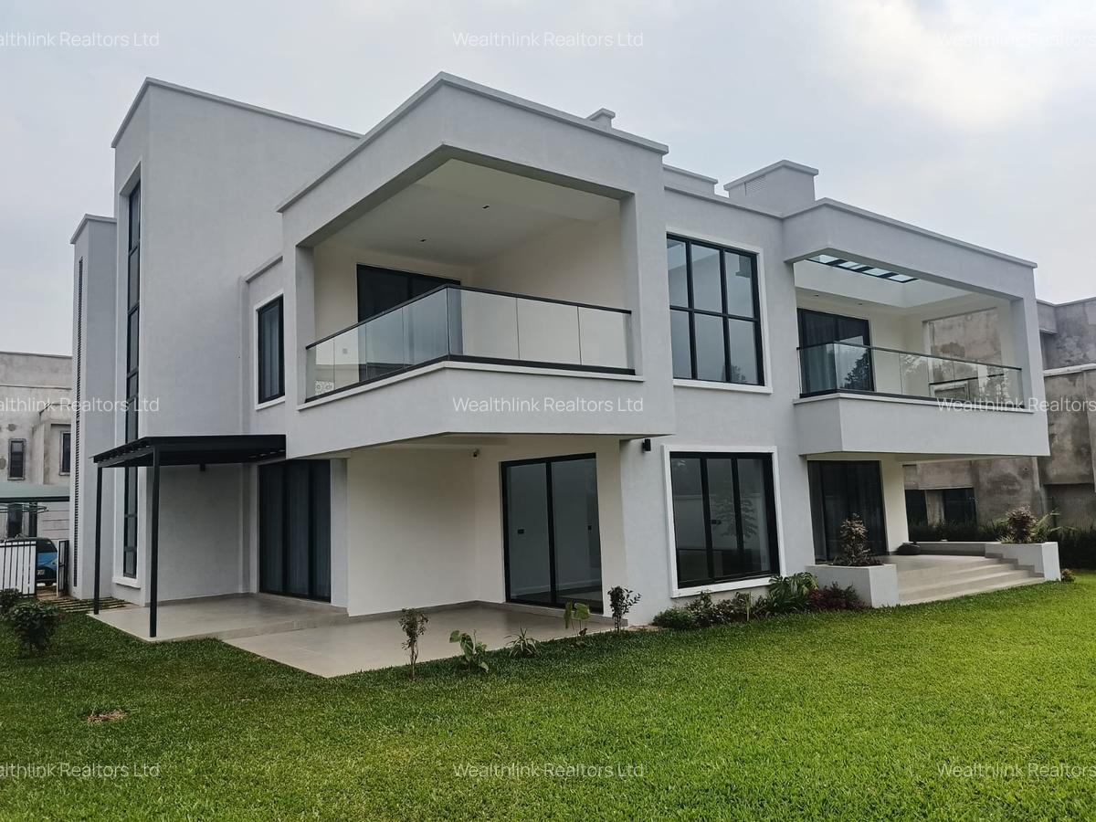 5 Bed Townhouse with En Suite at Runda - 1