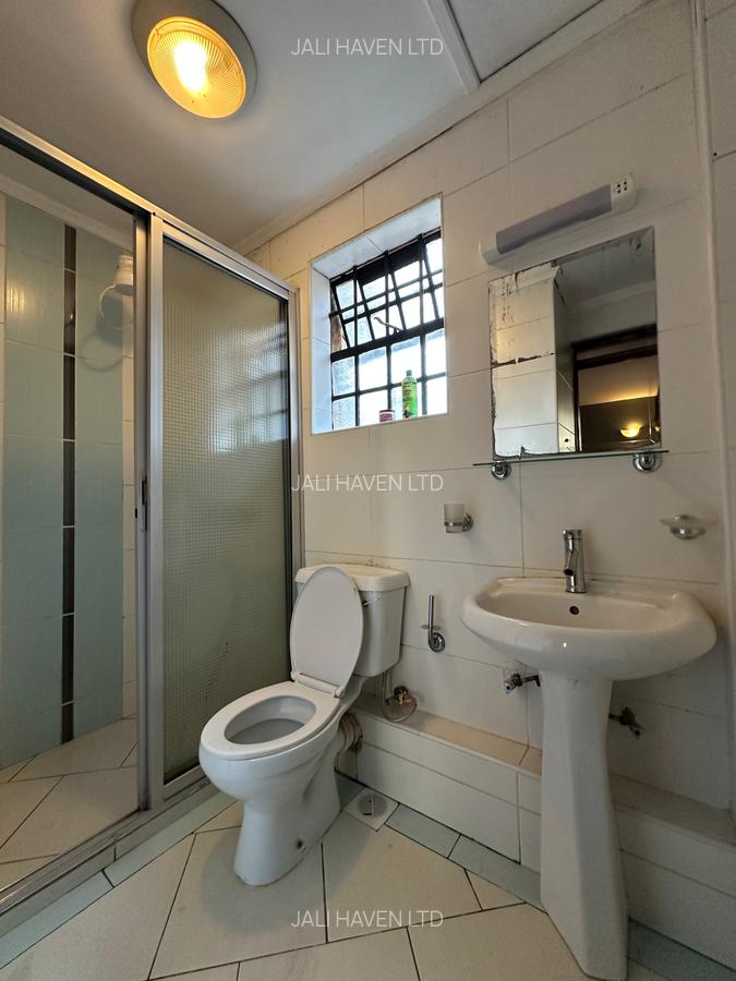 5 Bed Townhouse with En Suite in Kileleshwa - 13