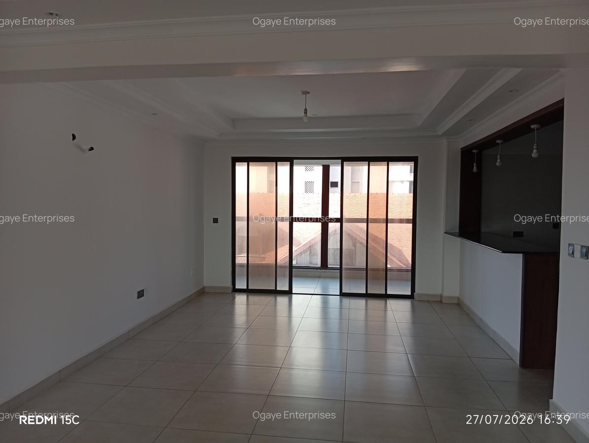 3 Bed Apartment with En Suite at Green Wood Drive - 3