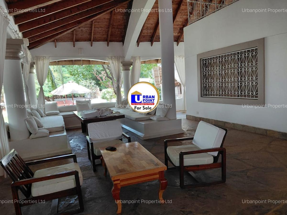 5 Bed Townhouse with En Suite in Malindi - 13
