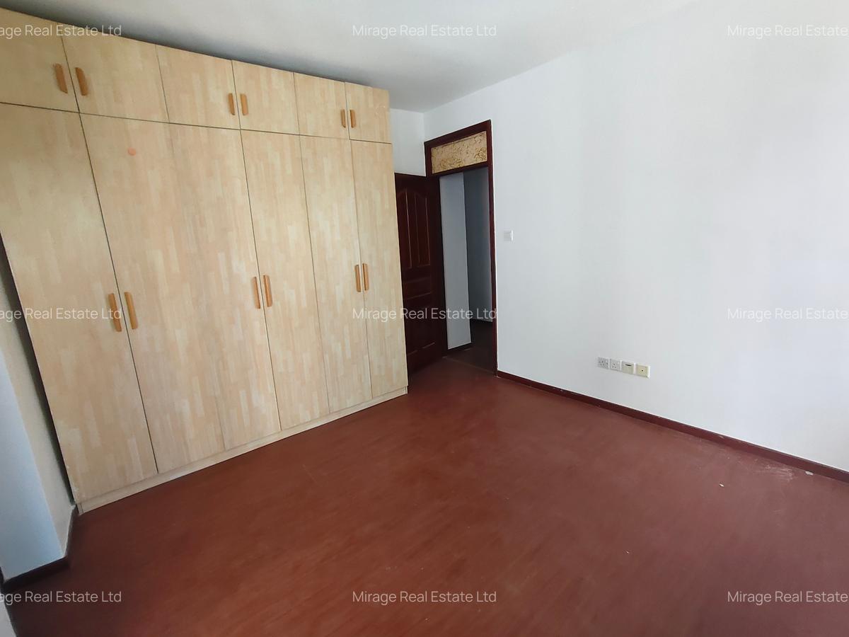 3 Bed Apartment with En Suite in Lavington - 12