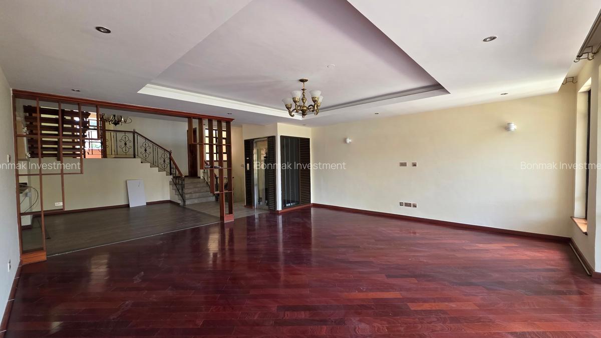5 Bed Townhouse with En Suite at Lavington Green - 20