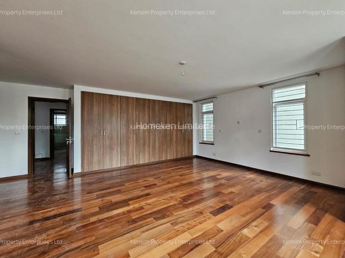 5 Bed Townhouse with En Suite in Lavington - 13