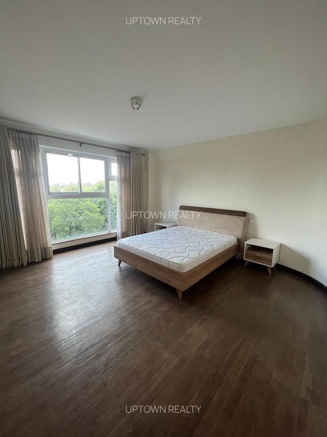 Serviced 3 Bed Apartment with En Suite at Riverside - 6