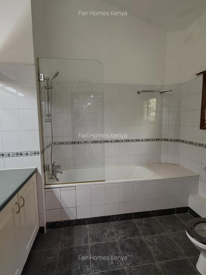 2 Bed Townhouse with En Suite at Mandera Road - 5