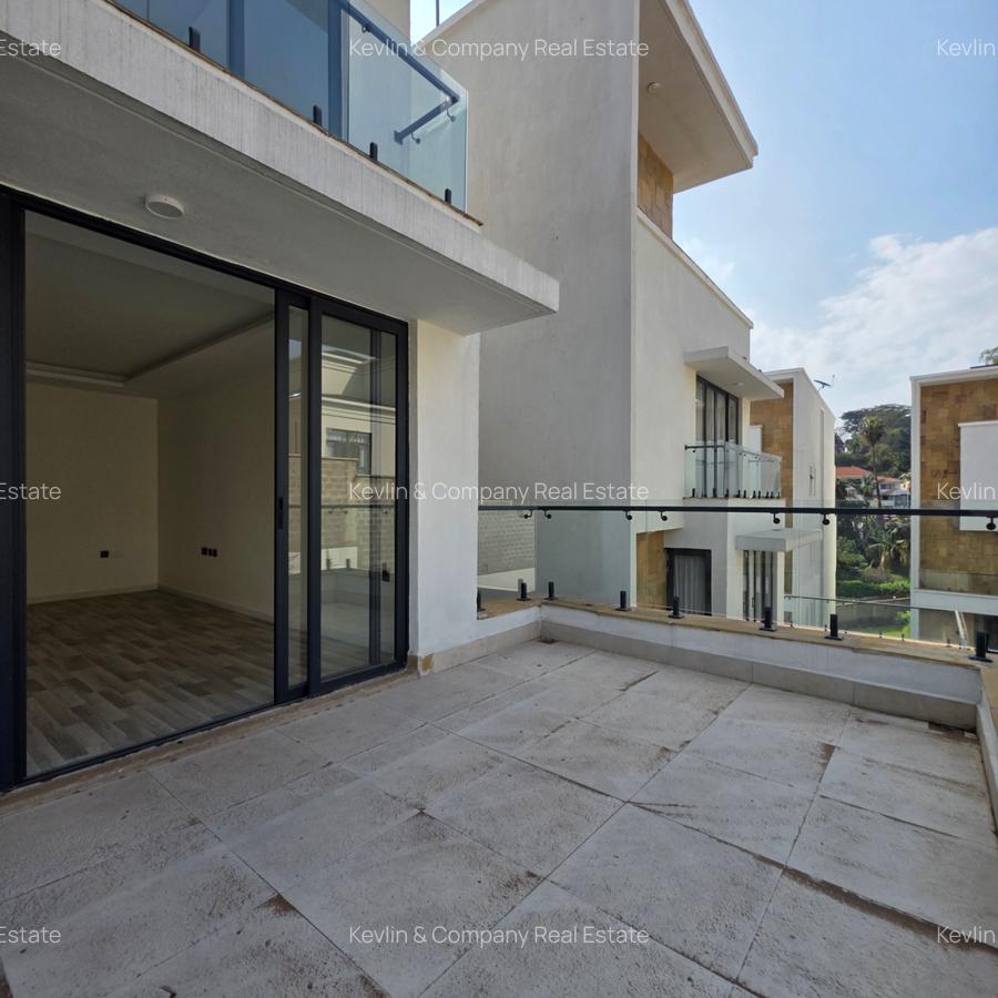 5 Bed Townhouse with En Suite in Lavington - 13