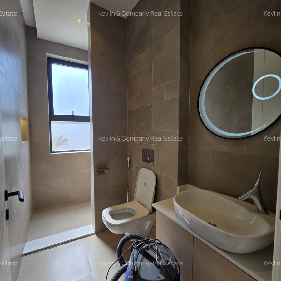 5 Bed Villa with En Suite in Lavington - 7