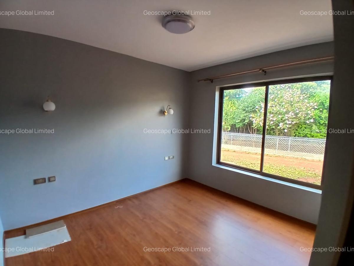 4 Bed House with En Suite in Runda - 3