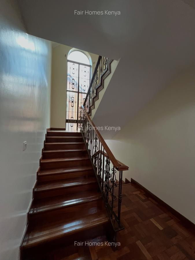 5 Bed Townhouse with En Suite at Othaya Road - 20