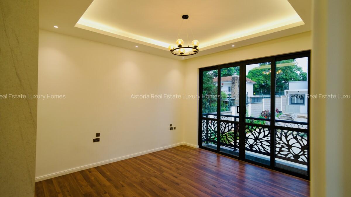 5 Bed Villa with En Suite at 2026-377 - 11
