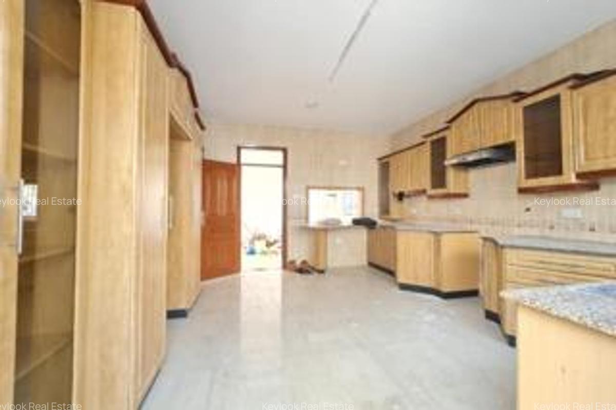 4 Bed Townhouse with En Suite at Gravelia Groove - 8