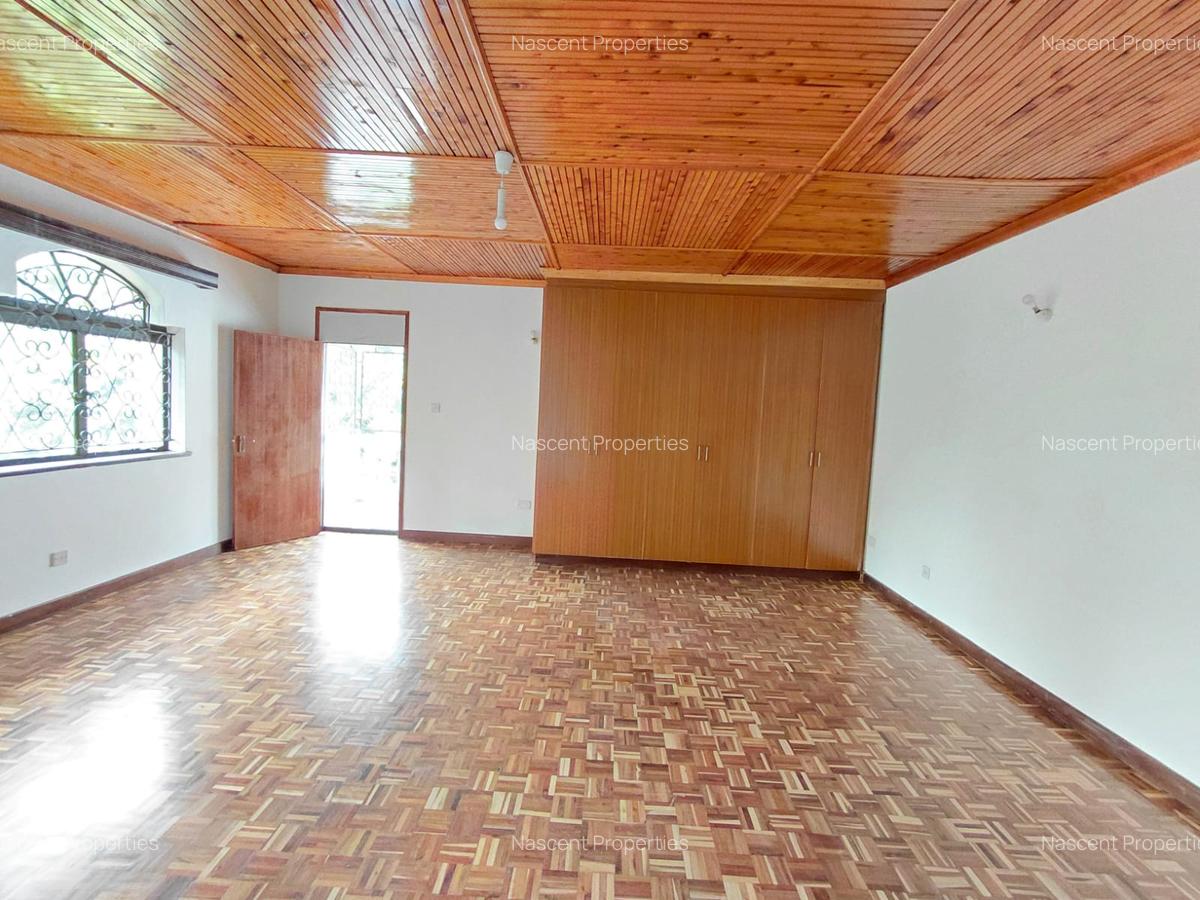 6 Bed House with En Suite in Nyari - 15
