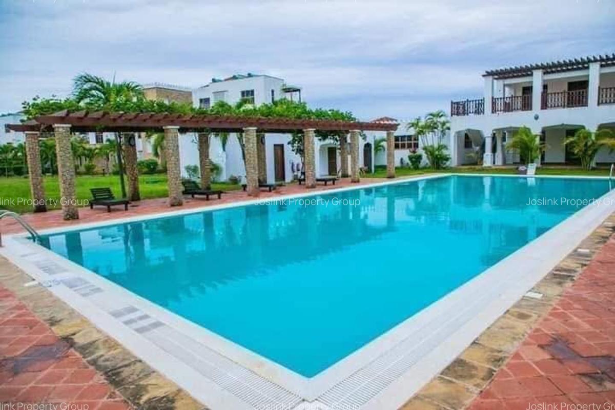 2 Bed Apartment with En Suite at Greenwood Drive - 9