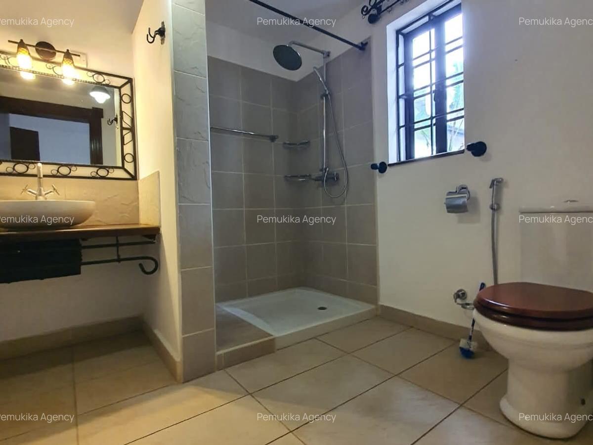 5 Bed Townhouse with En Suite in Lavington - 5