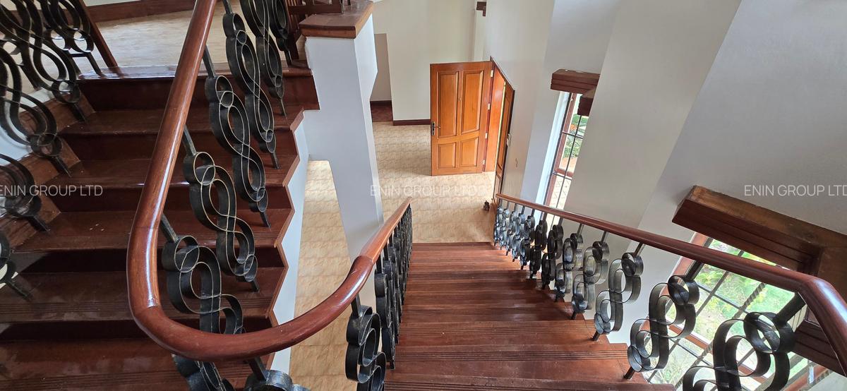 5 Bed Townhouse with En Suite at Runda - 16