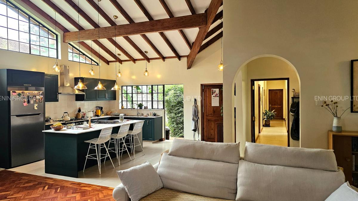 4 Bed House with En Suite at Lavington Area - 2