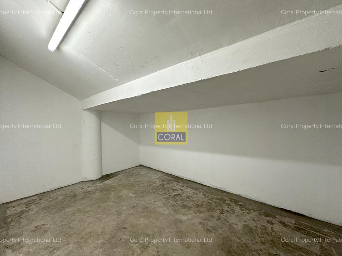 3 Bed Apartment in Parklands - 18