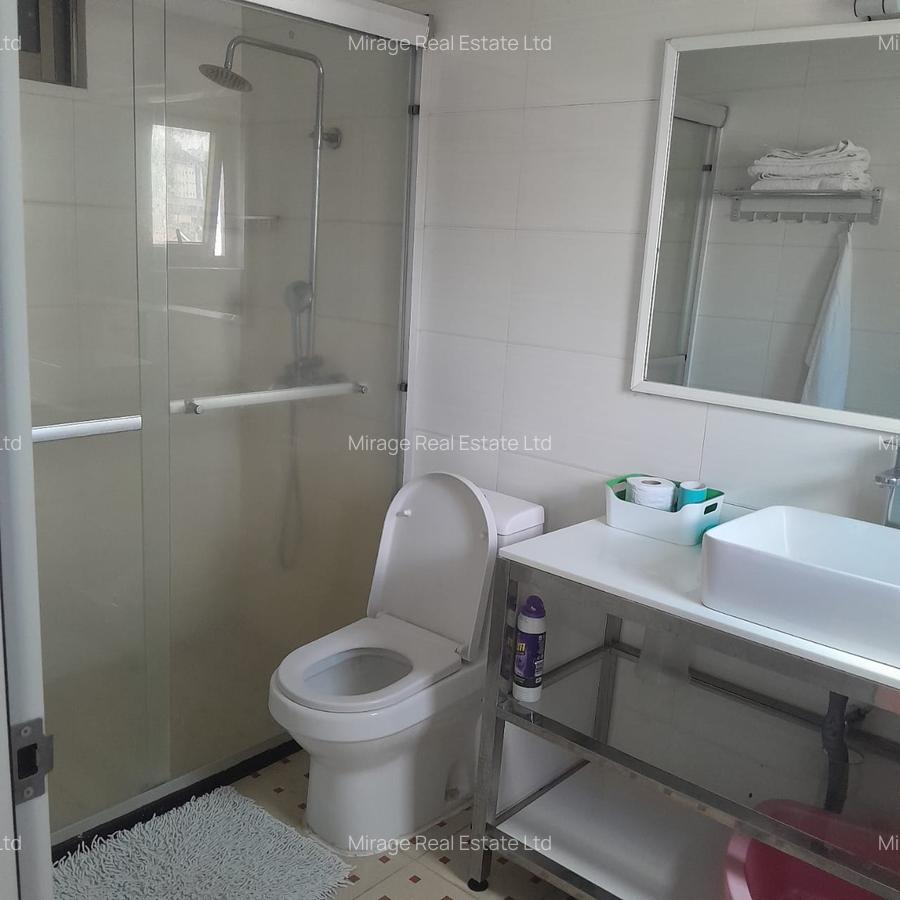 Serviced 3 Bed Apartment with Swimming Pool in Kilimani - 11