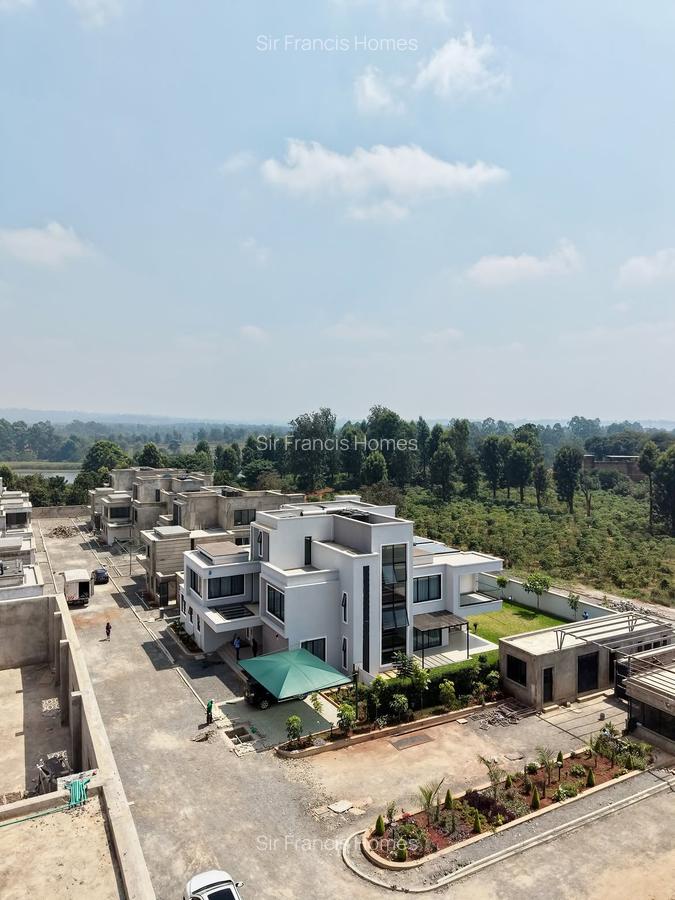 5 Bed Villa with En Suite in Runda - 2
