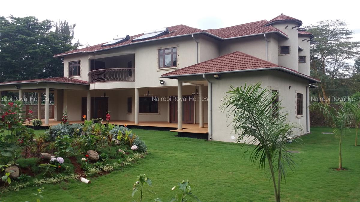 5 Bed House with En Suite at Flem Tree - 14