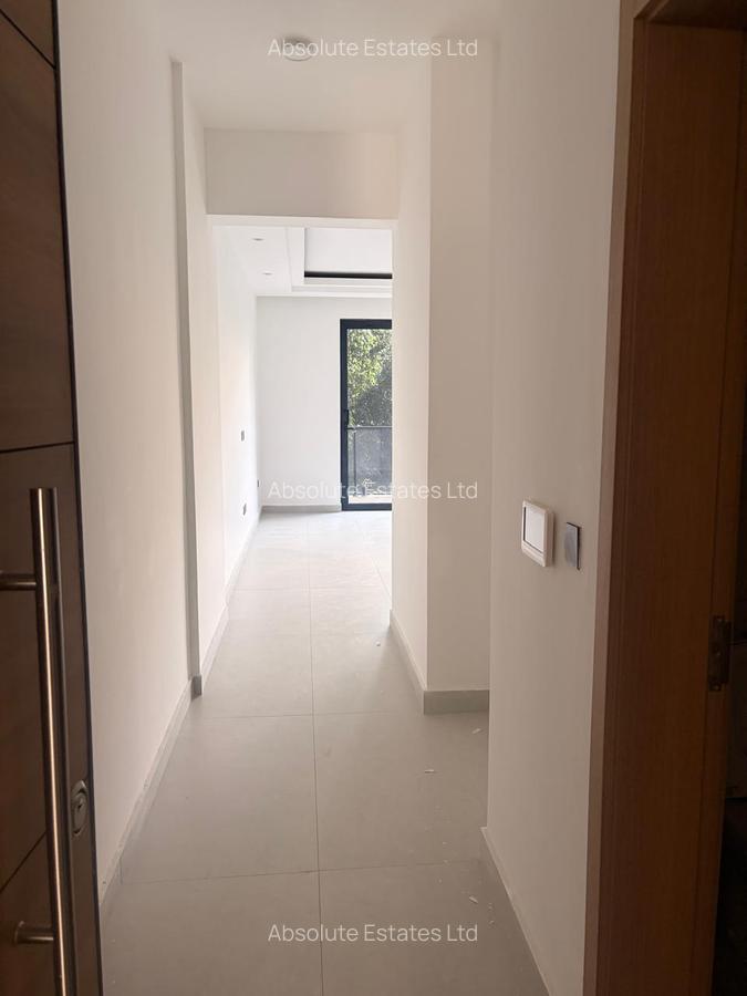 2 Bed Apartment with Gym in Brookside - 10