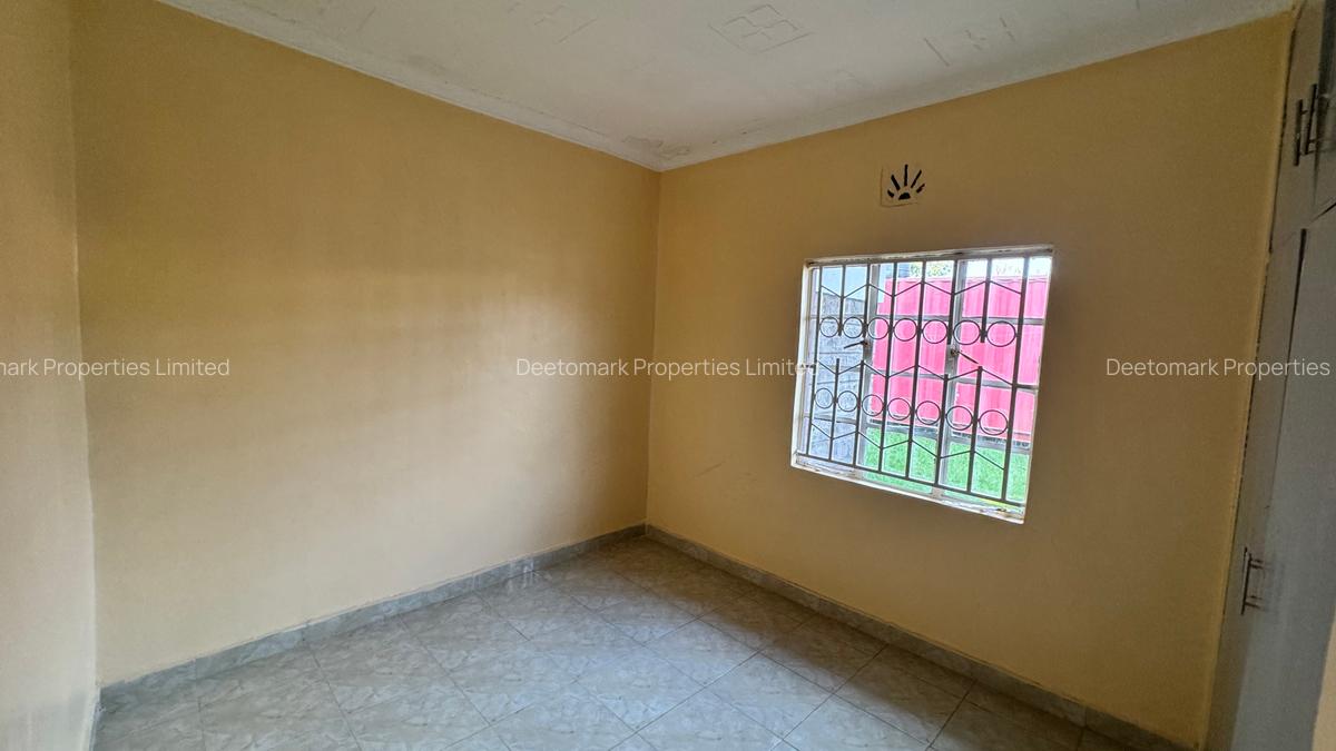 4 Bed House with En Suite at Karen End - 17
