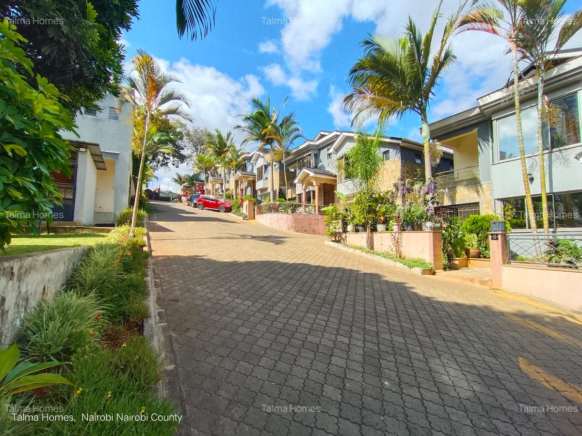 4 Bed Townhouse with En Suite at Westlands - 14