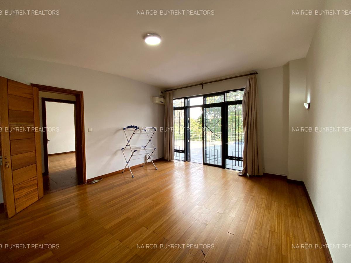 5 Bed Townhouse with En Suite in Kyuna - 10