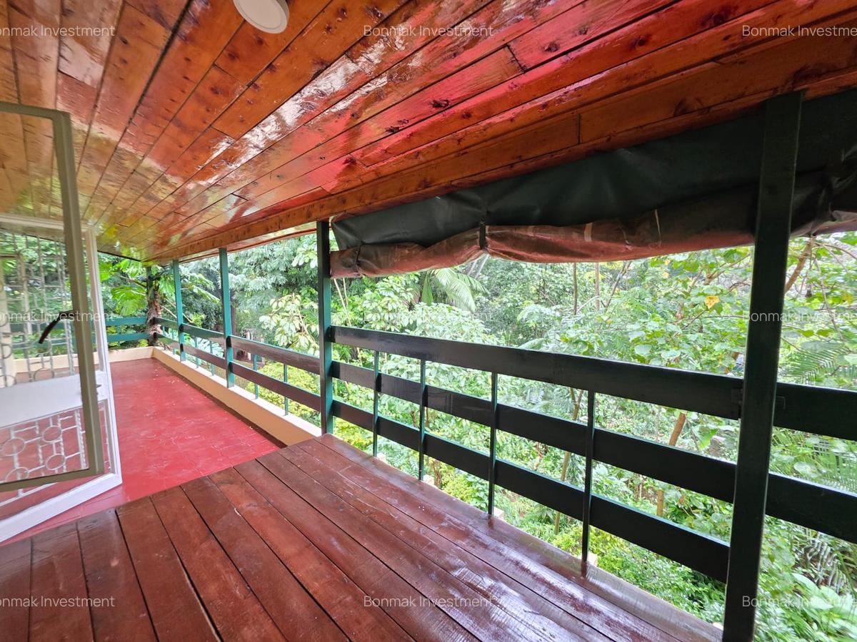 4 Bed House with En Suite at Lavington Green - 5