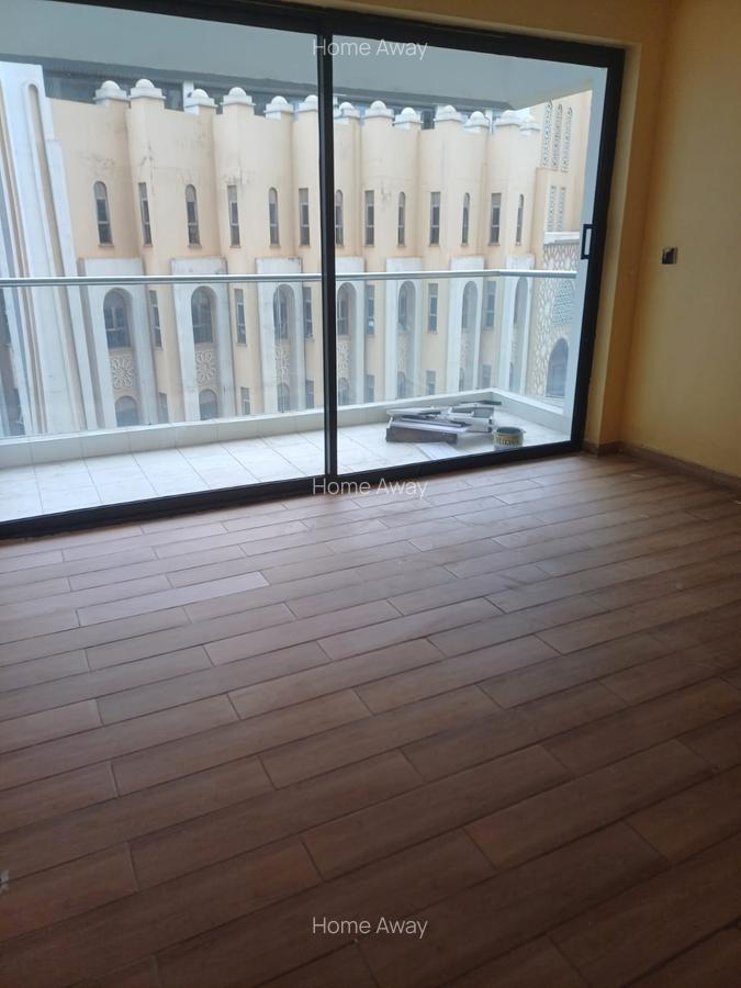 4 Bed Apartment with En Suite at 3Rd Avenue - 8