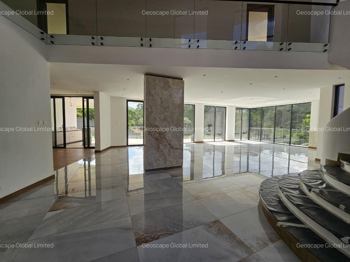 5 Bed House with En Suite in Nyari - 2