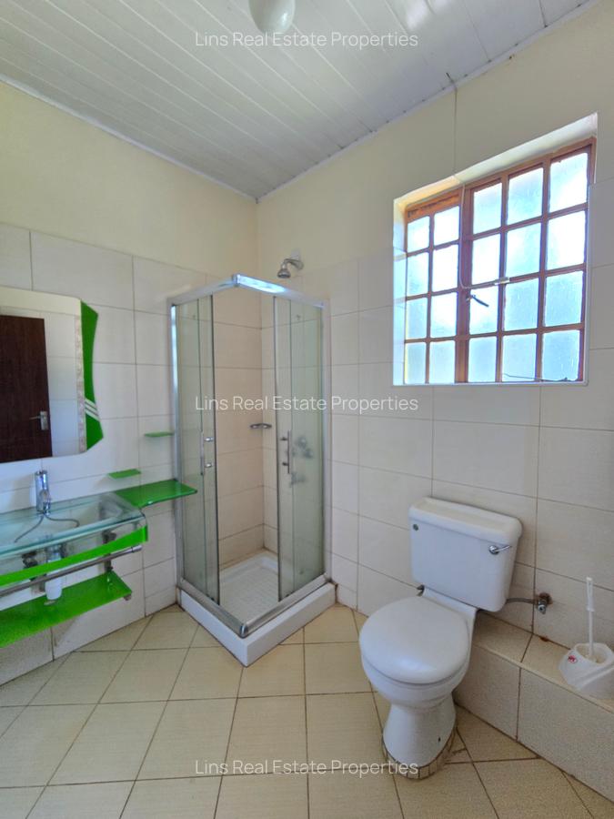 4 Bed House with En Suite in Runda - 14