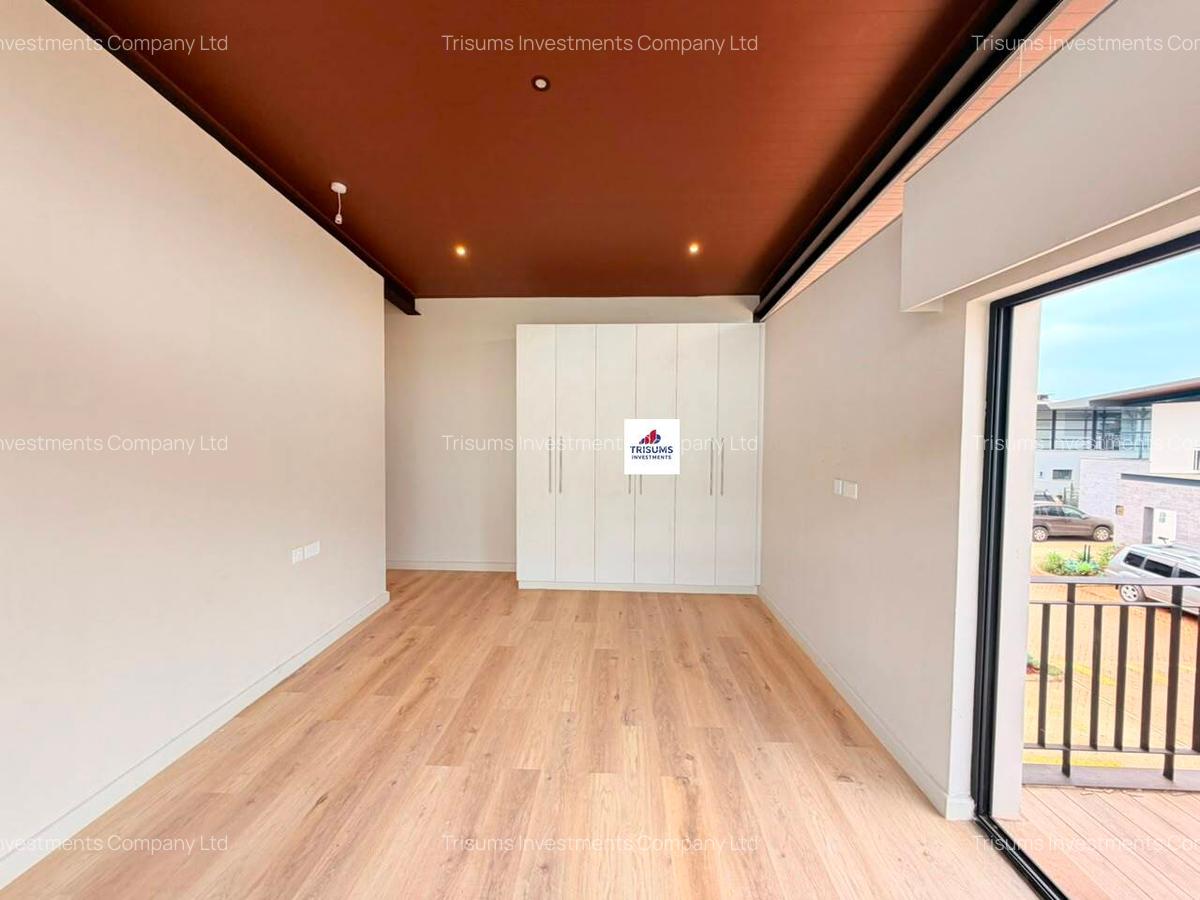 4 Bed Apartment with En Suite in Runda - 5