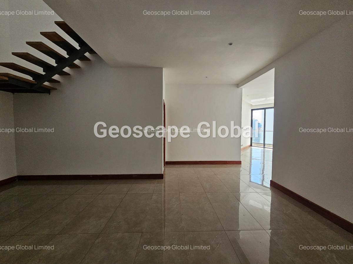 4 Bed Apartment with En Suite in Riverside - 11