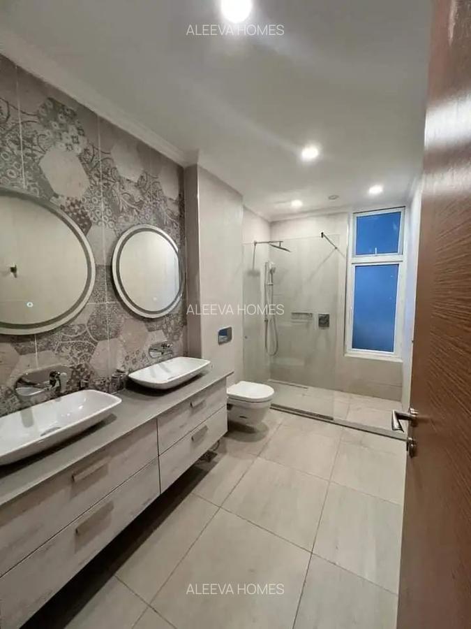 5 Bed Apartment with En Suite in Parklands - 19