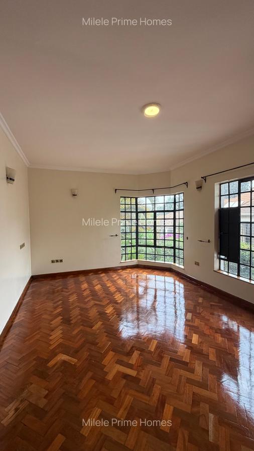 4 Bed Villa with En Suite at Runda Road - 5