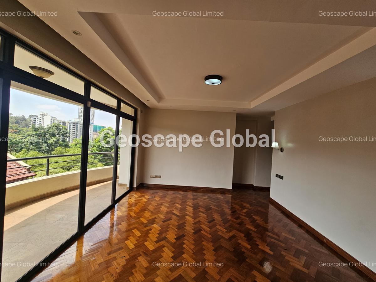 4 Bed Apartment with En Suite in Riverside - 2