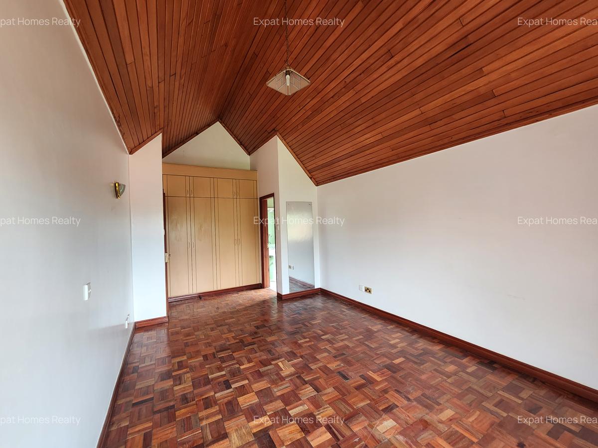 5 Bed Villa with En Suite in Lavington - 4