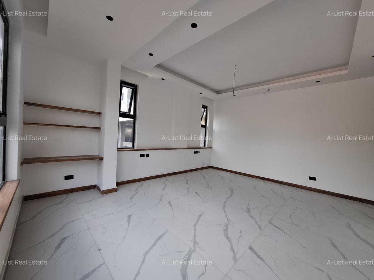 2 Bed Apartment with En Suite at Peponi Road - 5