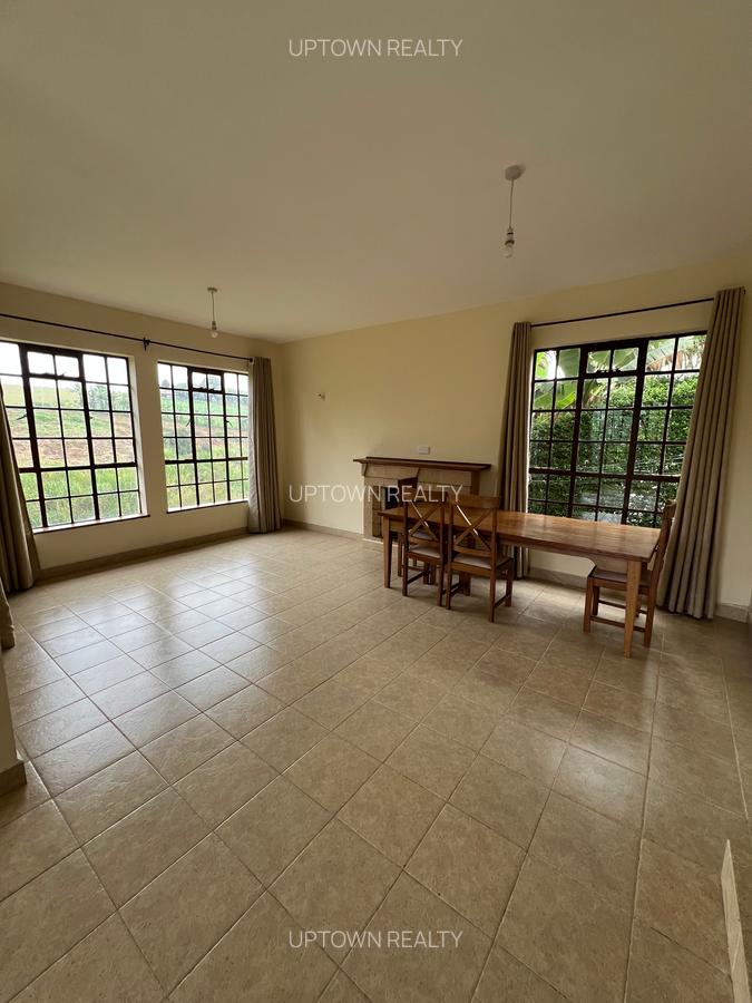 3 Bed Villa with En Suite at Redhill - 11