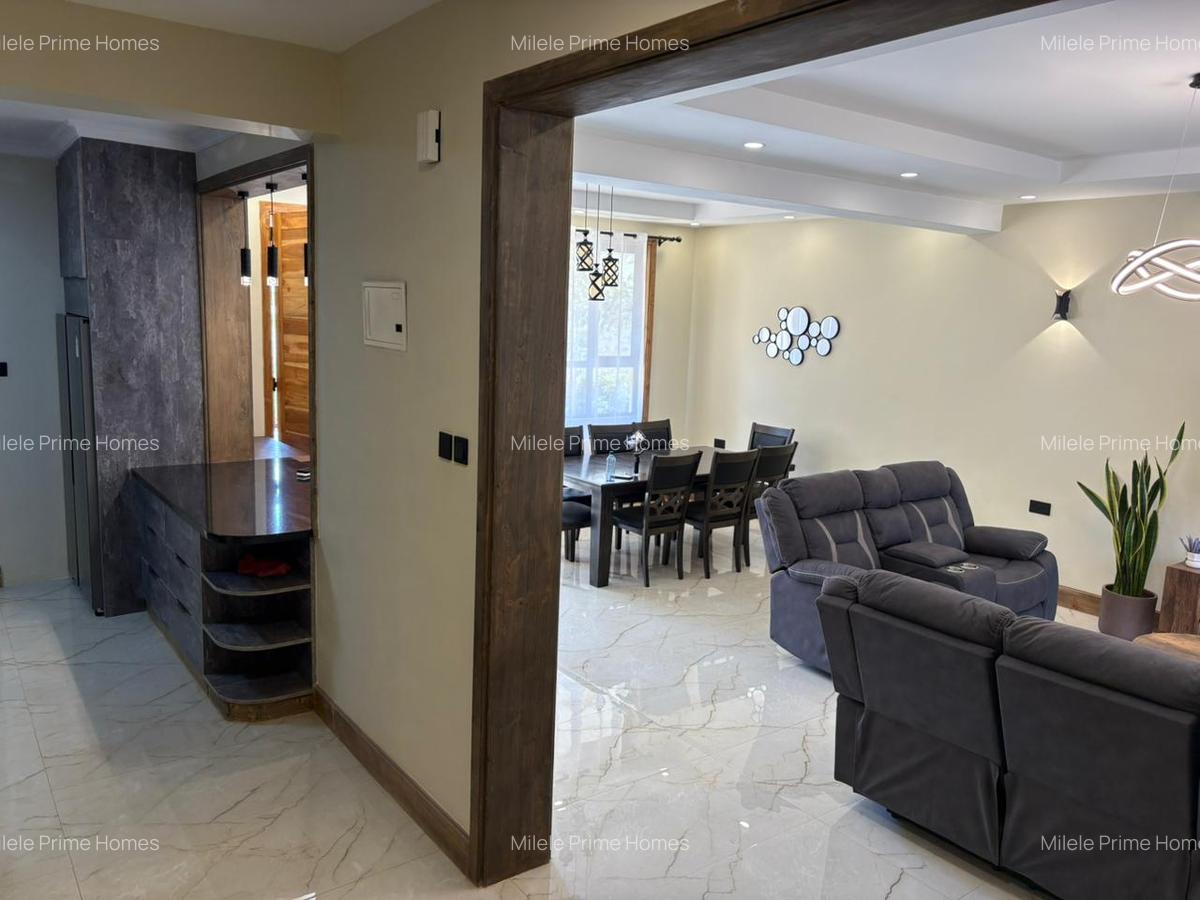 4 Bed Townhouse with En Suite in Banana - 1