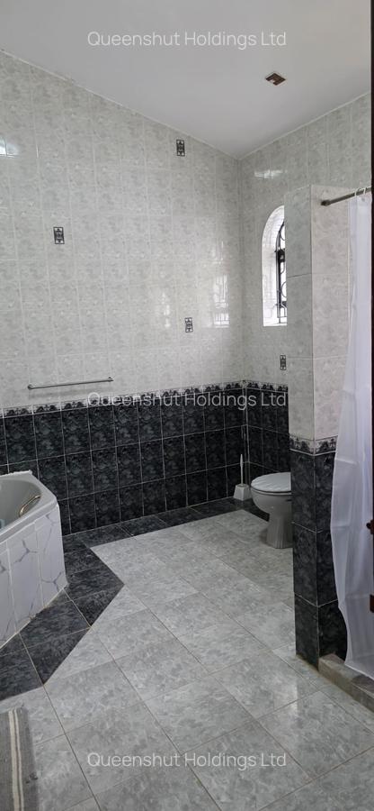 5 Bed Townhouse with En Suite in Westlands Area - 13